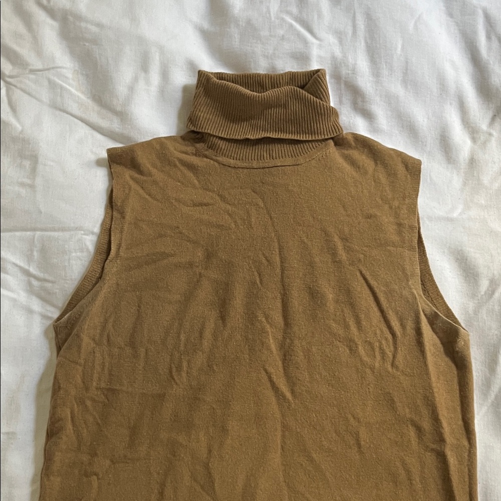 SAKS Sleeveless Camel Cashmere Turtleneck Top